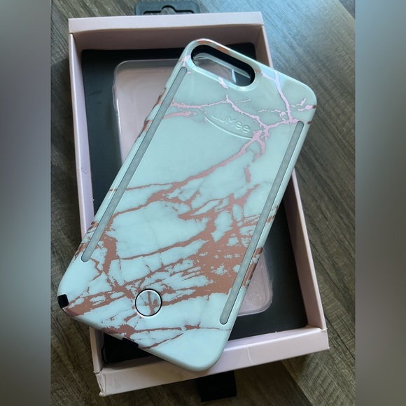 Lumee Pro Instafame Lighted Case IPhone 6, 7, 8 Plus - Picture 4 of 8